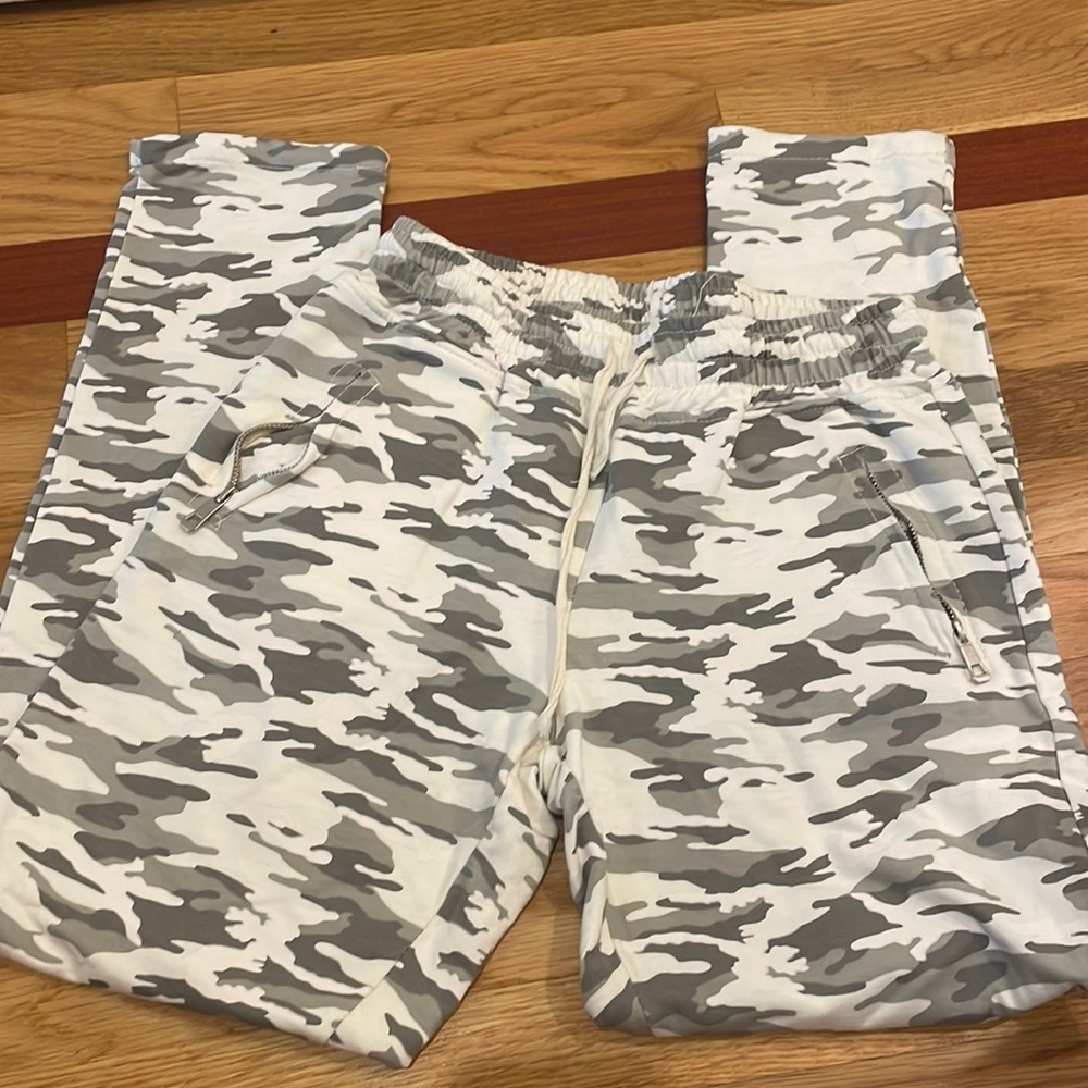 Army print pants